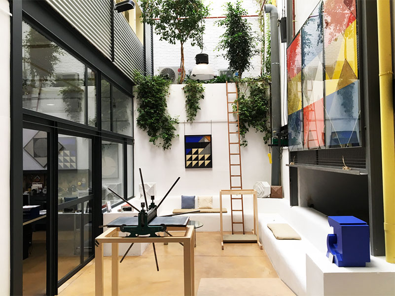 Imagen de la sala de reuniones del estudio